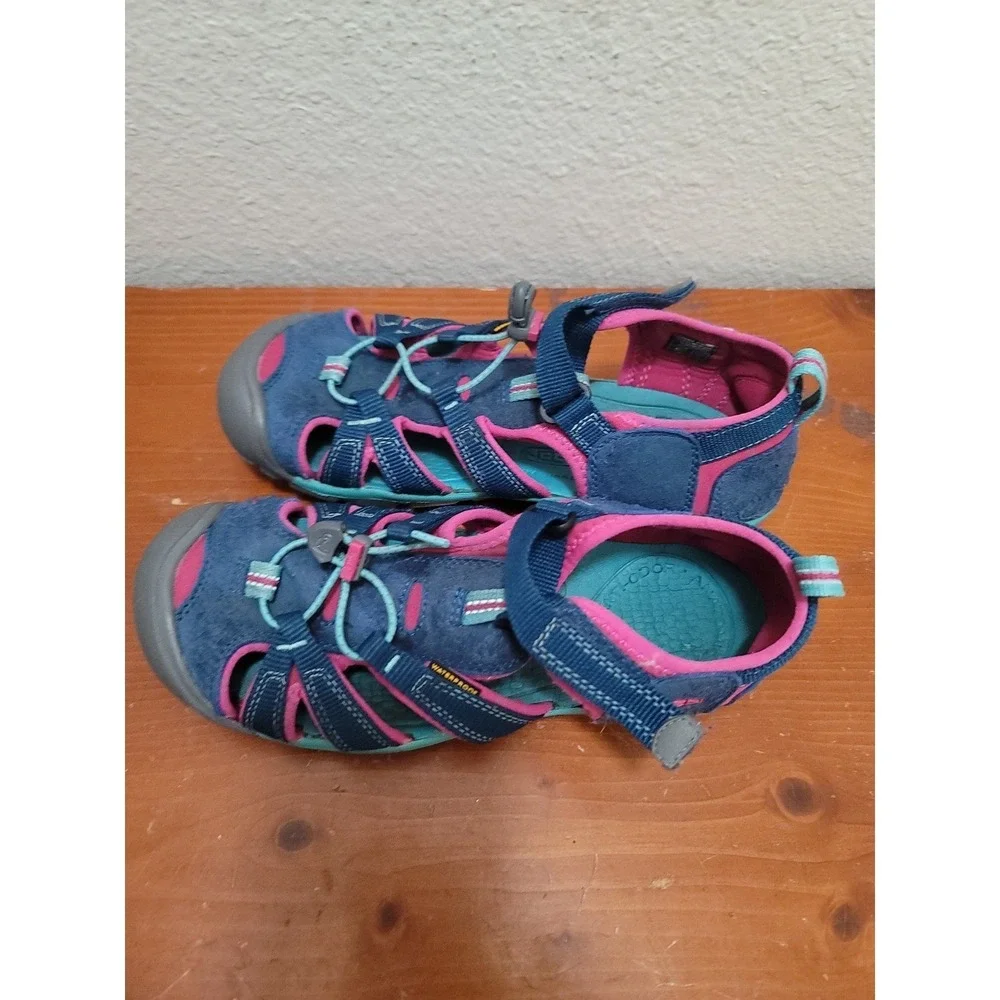 Keen Moxie Sandals Girls 5 Blue Pink Waterproof Sport Hiking